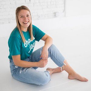 MEET YOUR POSHER, LINDSEY B.